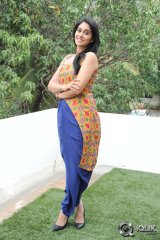 Regina Cassandra at Pilla Nuvvu Leni Jeevitham Press Meet